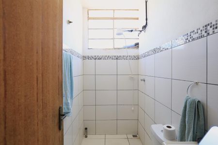 Casa à venda com 180m², 3 quartos e 1 vagaBanheiro 2