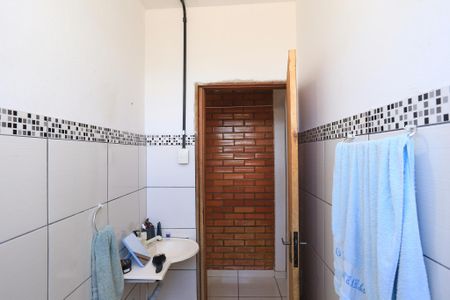 Casa à venda com 180m², 3 quartos e 1 vagaBanheiro 2