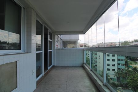 Sala - Varanda de apartamento para alugar com 3 quartos, 168m² em Freguesia (jacarepaguá), Rio de Janeiro
