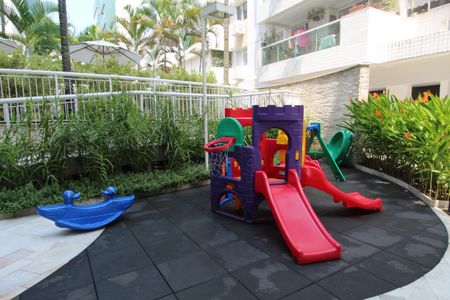 Apartamento para alugar com 168m², 3 quartos e 2 vagasÁrea comum - Playground