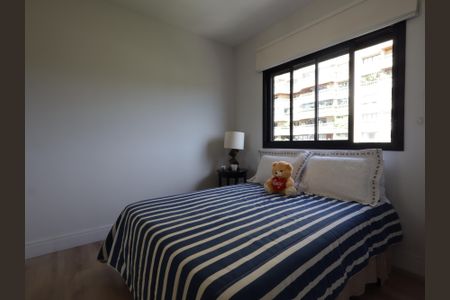 Apartamento à venda com 183m², 3 quartos e 2 vagasSuíte 2