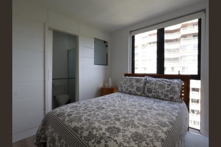 Apartamento à venda com 183m², 3 quartos e 2 vagasSuíte 1