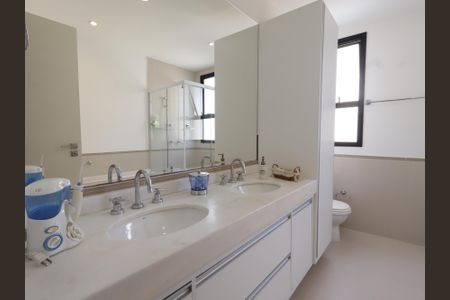 Apartamento à venda com 183m², 3 quartos e 2 vagasBanheiro da Suíte 3