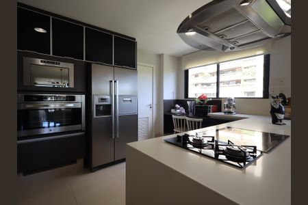 Apartamento à venda com 183m², 3 quartos e 2 vagasCozinha