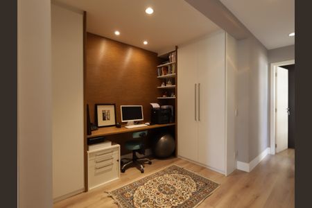 Apartamento à venda com 183m², 3 quartos e 2 vagasEscritório