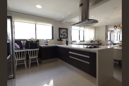 Apartamento à venda com 183m², 3 quartos e 2 vagasCozinha