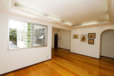 Apartamento à venda com 140m², 4 quartos e 2 vagasSala