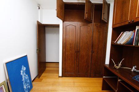 Apartamento à venda com 140m², 4 quartos e 2 vagasQuarto 1