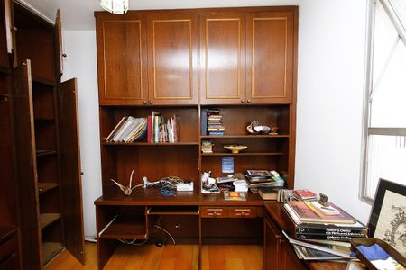 Apartamento à venda com 140m², 4 quartos e 2 vagasQuarto 1