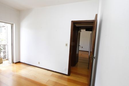 Apartamento à venda com 140m², 4 quartos e 2 vagasQuarto 2