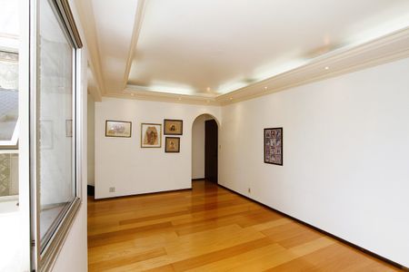 Apartamento à venda com 140m², 4 quartos e 2 vagasSala