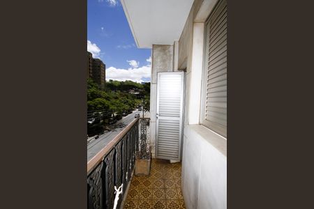 Apartamento à venda com 140m², 4 quartos e 2 vagasVaranda