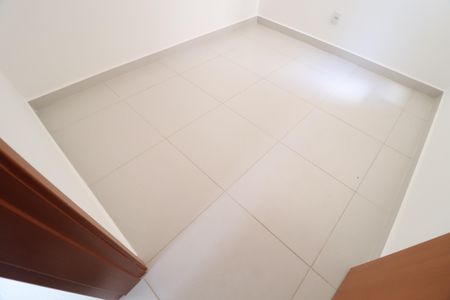 Quarto 1 de apartamento para alugar com 2 quartos, 79m² em Chácaras Tubalina E Quartel, Uberlândia