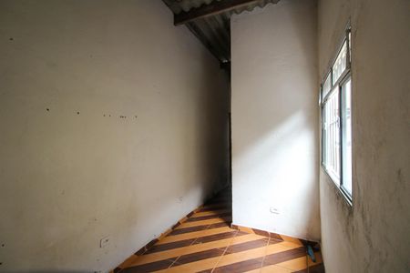 Sala de casa para alugar com 1 quarto, 42m² em Parque dos Bancarios, São Paulo