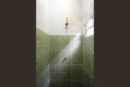 Banheiro de casa para alugar com 1 quarto, 42m² em Parque dos Bancarios, São Paulo