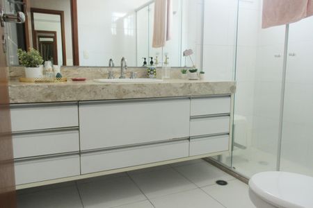 Apartamento para alugar com 160m², 3 quartos e 3 vagasBanheiro da Suíte