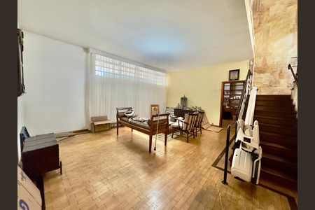 Casa à venda com 4 quartos, 300m² em Sion, Belo Horizonte