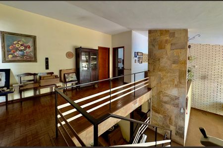Casa à venda com 4 quartos, 300m² em Sion, Belo Horizonte