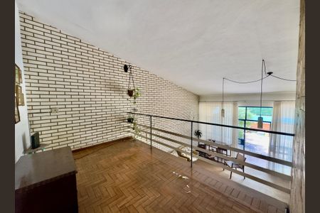 Casa à venda com 4 quartos, 300m² em Sion, Belo Horizonte