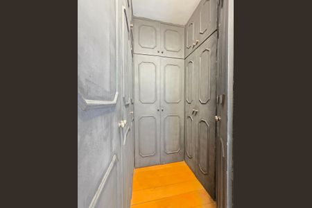 Apartamento à venda com 322m², 5 quartos e 3 vagasCloset da Suíte 1