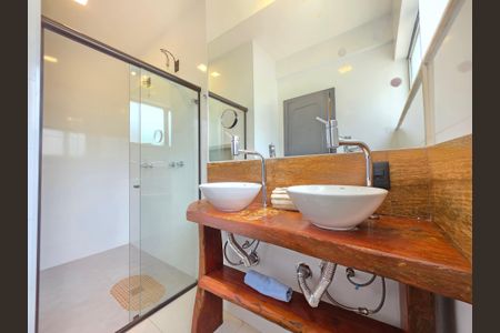 Apartamento à venda com 322m², 5 quartos e 3 vagasBanheiro da Suíte 1