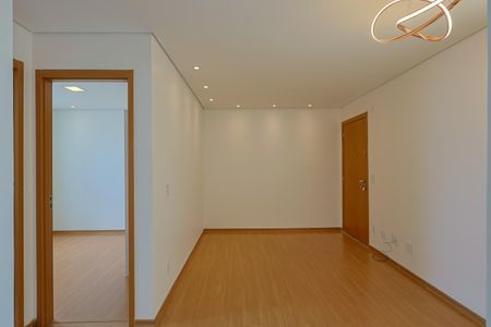 Sala de apartamento para alugar com 2 quartos, 45m² em Chácara Cotia, Contagem