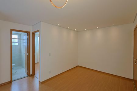 Sala de apartamento para alugar com 2 quartos, 45m² em Chácara Cotia, Contagem
