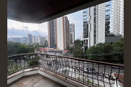 Apartamento à venda com 159m², 3 quartos e 2 vagasVaranda Quarto 1 - Suíte