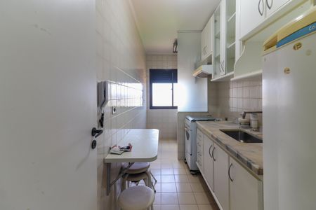 Apartamento para alugar com 82m², 2 quartos e 1 vaga Apartamento para alugar com 82m², 2 quartos e 1 vagaCozinha e Área de Serviço