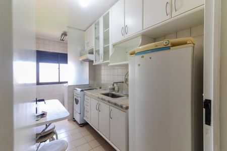 Apartamento para alugar com 82m², 2 quartos e 1 vaga Apartamento para alugar com 82m², 2 quartos e 1 vagaCozinha e Área de Serviço