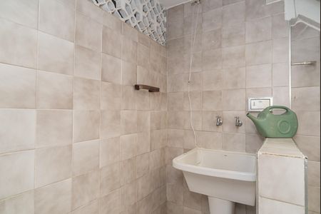 Casa à venda com 130m², 2 quartos e 1 vagaÁrea de Serviço
