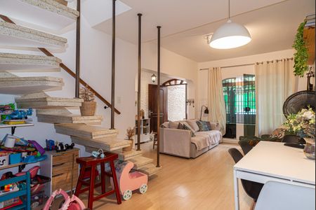 Casa à venda com 130m², 2 quartos e 1 vagaSala