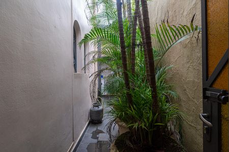 Casa à venda com 130m², 2 quartos e 1 vagaCorredor lateral