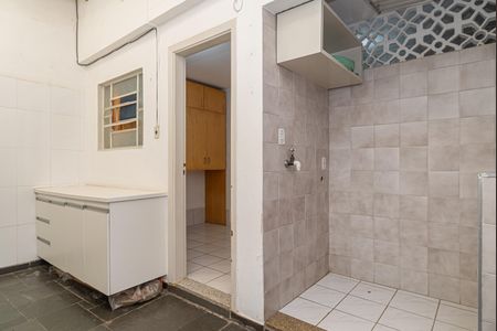 Casa à venda com 130m², 2 quartos e 1 vagaÁrea de Serviço