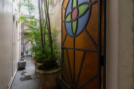 Casa à venda com 130m², 2 quartos e 1 vagaCorredor lateral