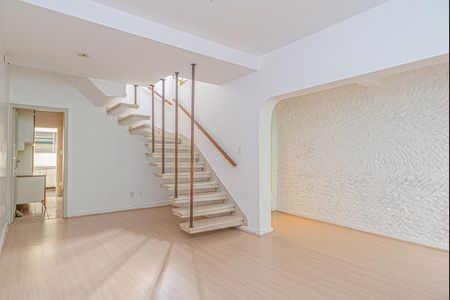 Casa à venda com 130m², 2 quartos e 1 vagaSala