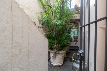 Casa à venda com 130m², 2 quartos e 1 vagaCorredor lateral