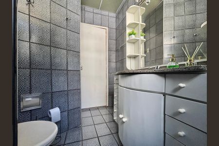 Apartamento à venda com 100m², 3 quartos e sem vagaBanheiro social