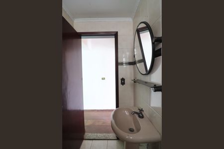 Casa à venda com 239m², 3 quartos e 2 vagasBanheiro Social