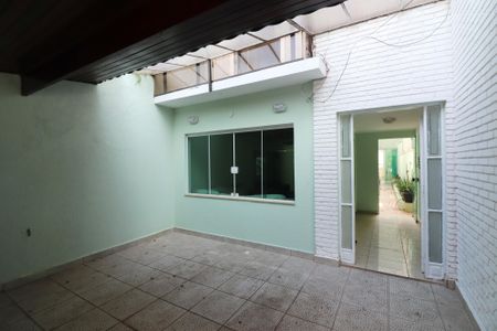 Casa à venda com 239m², 3 quartos e 2 vagasGaragem