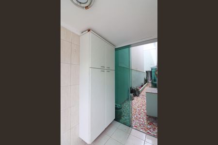 Casa à venda com 239m², 3 quartos e 2 vagasÁrea de Serviço