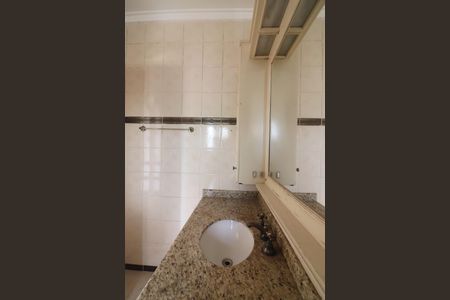 Casa à venda com 239m², 3 quartos e 2 vagasSuíte 1 Banheiro 