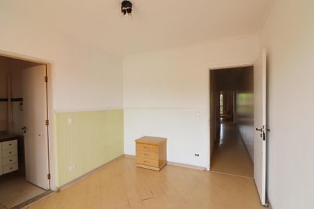 Casa à venda com 239m², 3 quartos e 2 vagasSuíte 2