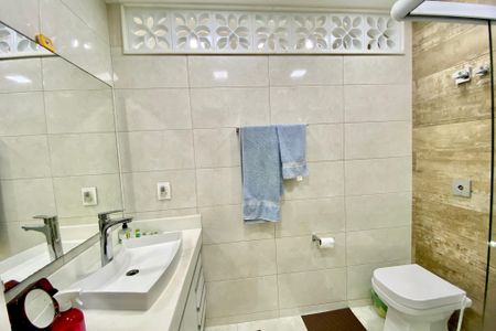Apartamento para alugar com 110m², 3 quartos e sem vagaBanheiro social