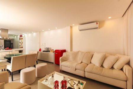 Sala/Cozinha de casa à venda com 3 quartos, 170m² em Quarta Parada, São Paulo