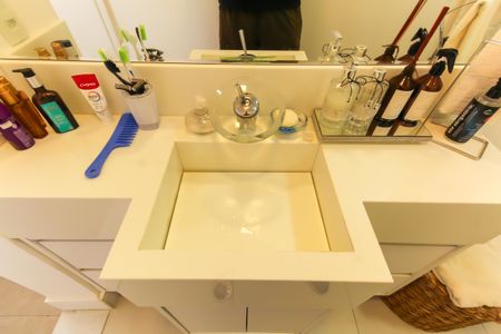 Casa à venda com 170m², 3 quartos e 1 vagaBanheiro da Suíte 2