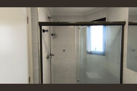 Apartamento para alugar com 70m², 2 quartos e 1 vaga Apartamento para alugar com 70m², 2 quartos e 1 vagaBanheiro da Suíte