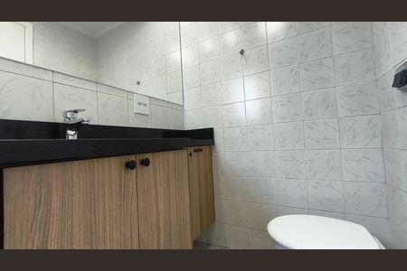 Apartamento para alugar com 70m², 2 quartos e 1 vaga Apartamento para alugar com 70m², 2 quartos e 1 vagaBanheiro da Suíte