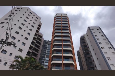 Apartamento para alugar com 70m², 2 quartos e 1 vaga Apartamento para alugar com 70m², 2 quartos e 1 vagaFachada