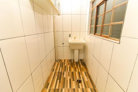 Casa de condomínio à venda com 64m², 2 quartos e 1 vagaÁrea de Serviço